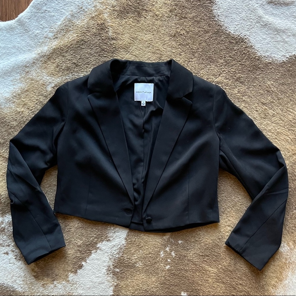 Gibson & Latimer black cropped blazer
